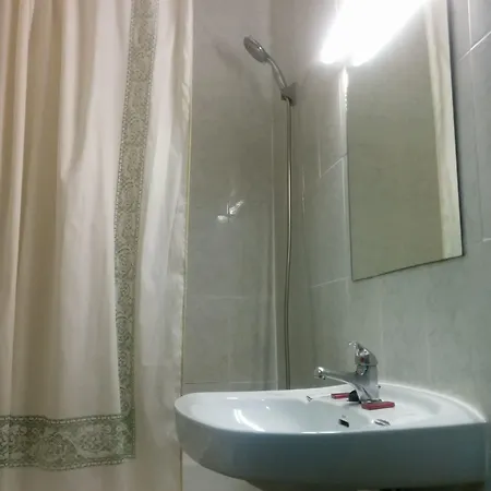 ゲストハウス ホスタル サンタ バーバラ トレド