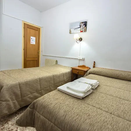 ホスタル サンタ バーバラ ゲストハウス トレド