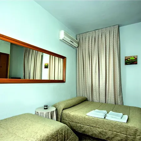 ゲストハウス ホスタル サンタ バーバラ *